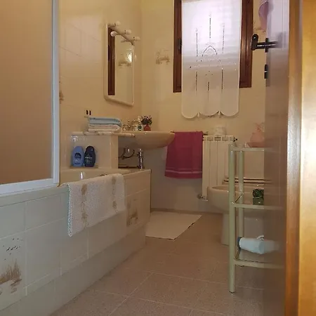 La Casa Delle Rose Su Forti