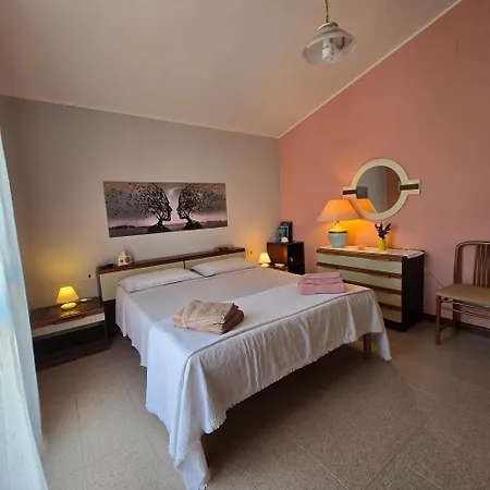 La Casa Delle Rose Su Forti